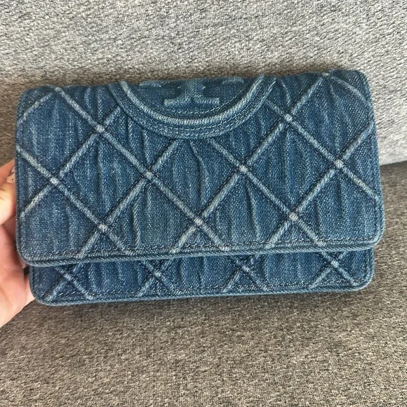 Tory Burch denim handbag with chain - Picture 2 of 6